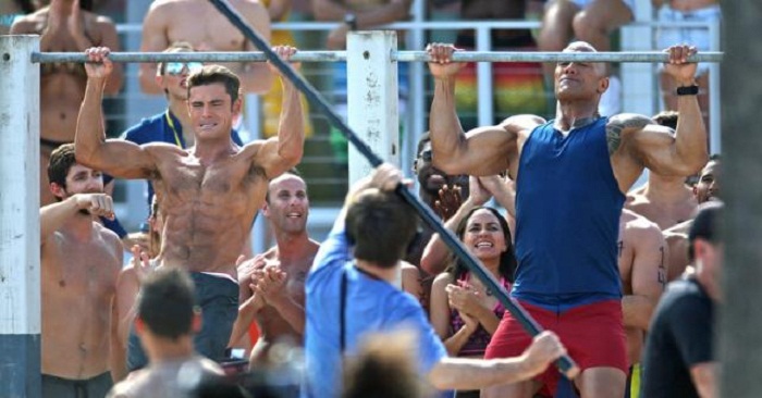 zac-efron-and-dwayne-the-rock-johnson-pull-ups